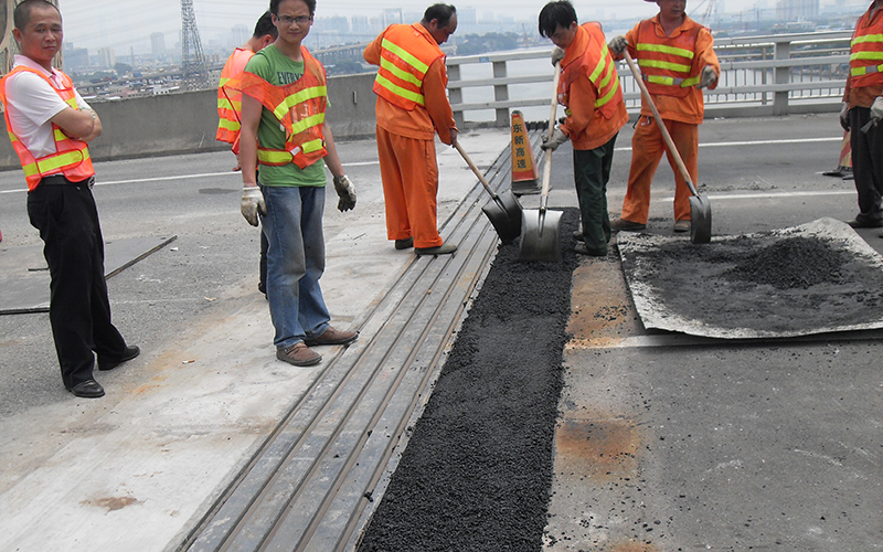 Repair of Dongsha Bridge Deck